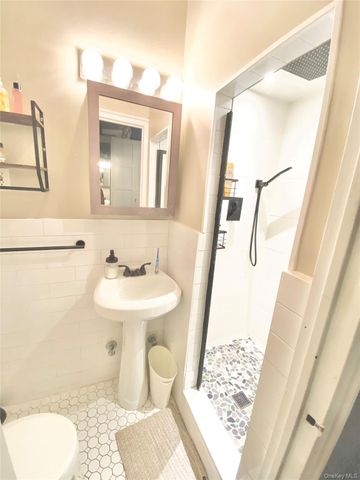 190 E Mosholu Parkway S 1J, Bronx, NY 10458