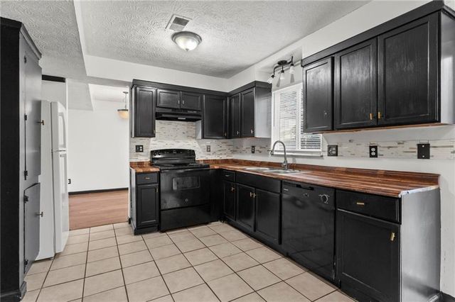 509 Village Square Court, Stone Mountain, GA 30083