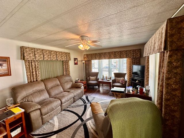 1336 Douglas Avenue 13, Montgomery, IL 60538