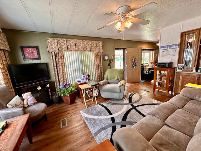 1336 Douglas Avenue 13, Montgomery, IL 60538