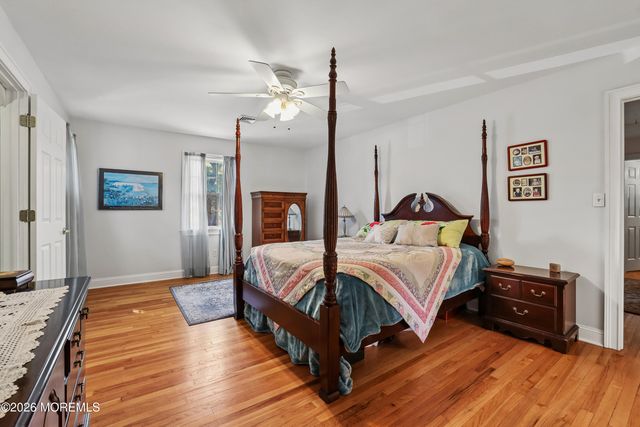4 Oakwood Lane, Little Silver, NJ 07739