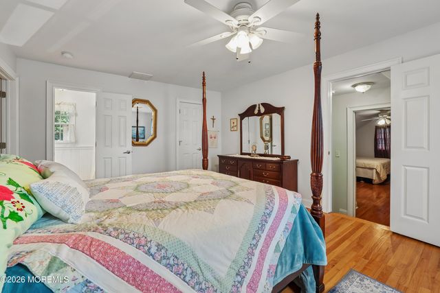 4 Oakwood Lane, Little Silver, NJ 07739