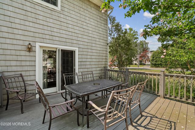 4 Oakwood Lane, Little Silver, NJ 07739