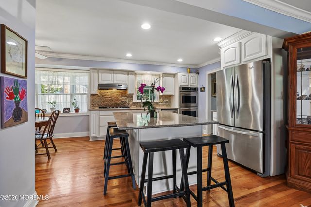 4 Oakwood Lane, Little Silver, NJ 07739