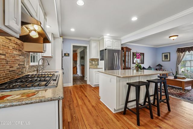 4 Oakwood Lane, Little Silver, NJ 07739