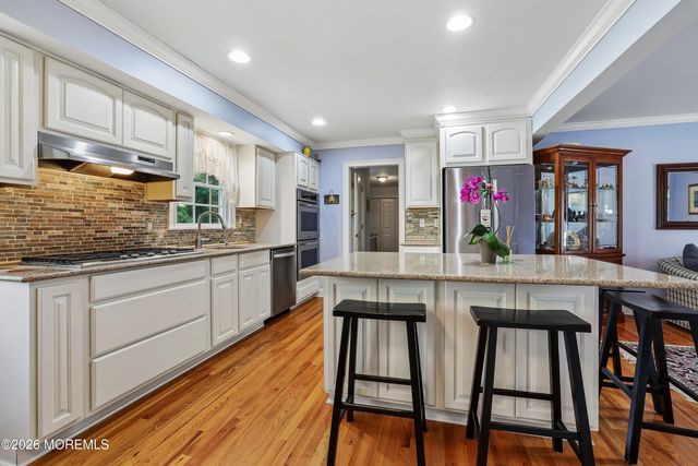 4 Oakwood Lane, Little Silver, NJ 07739