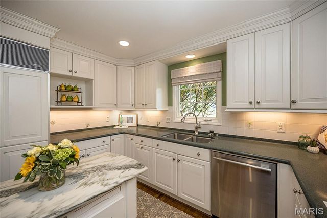 816 Twin Pine Drive, Kirkwood, MO 63122