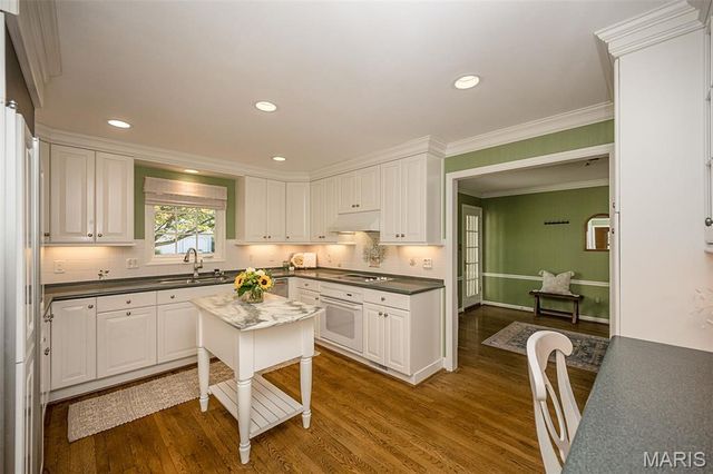 816 Twin Pine Drive, Kirkwood, MO 63122
