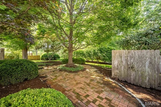 816 Twin Pine Drive, Kirkwood, MO 63122