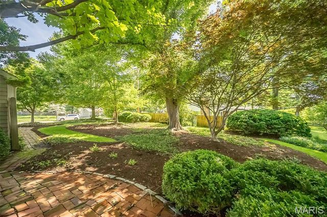 816 Twin Pine Drive, Kirkwood, MO 63122