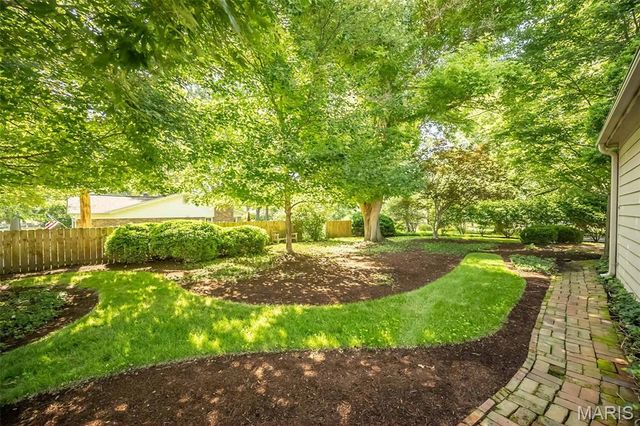816 Twin Pine Drive, Kirkwood, MO 63122