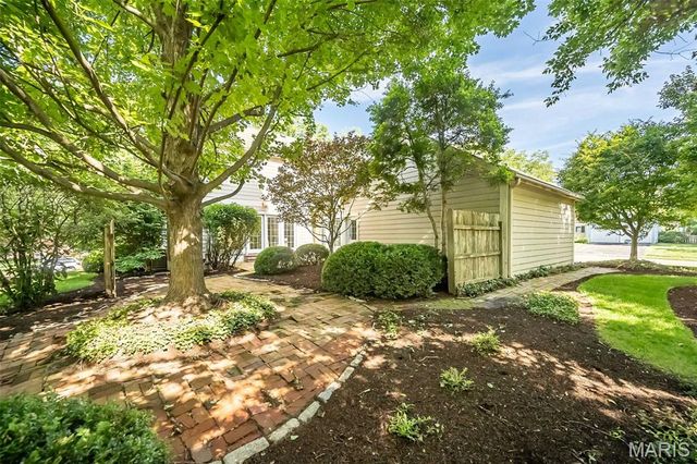 816 Twin Pine Drive, Kirkwood, MO 63122