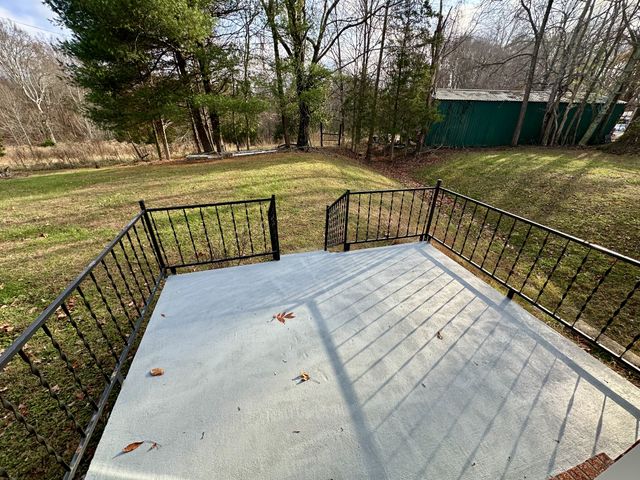 329 Poplar Dr, Red Boiling Springs, TN 37150