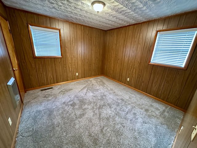 329 Poplar Dr, Red Boiling Springs, TN 37150