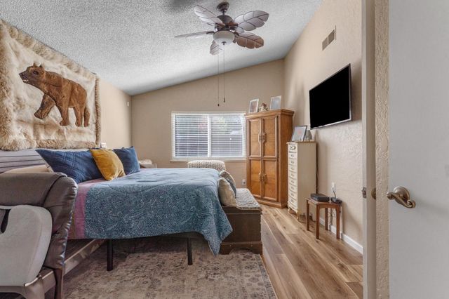 482 De Mar Dr, Sacramento, CA 95831