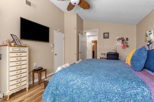 482 De Mar Dr, Sacramento, CA 95831