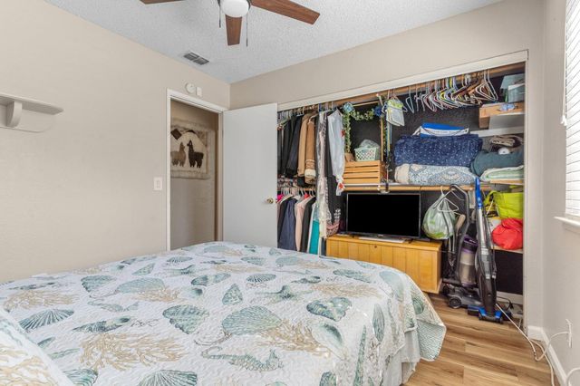 482 De Mar Dr, Sacramento, CA 95831