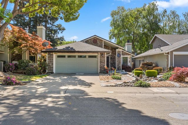 482 De Mar Dr, Sacramento, CA 95831