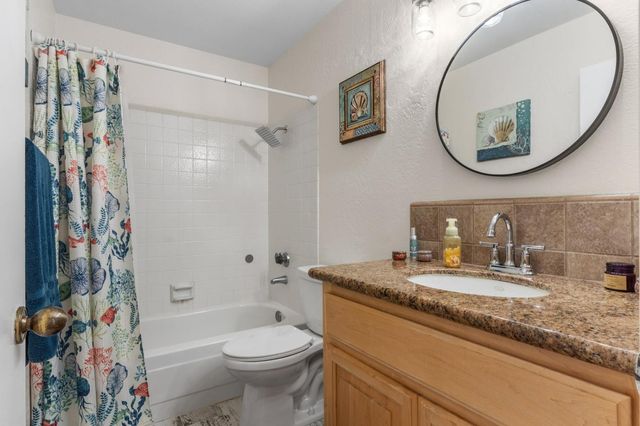 482 De Mar Dr, Sacramento, CA 95831