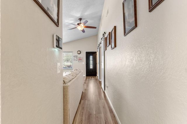 482 De Mar Dr, Sacramento, CA 95831