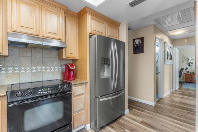 482 De Mar Dr, Sacramento, CA 95831