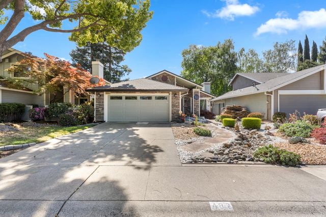 482 De Mar Dr, Sacramento, CA 95831