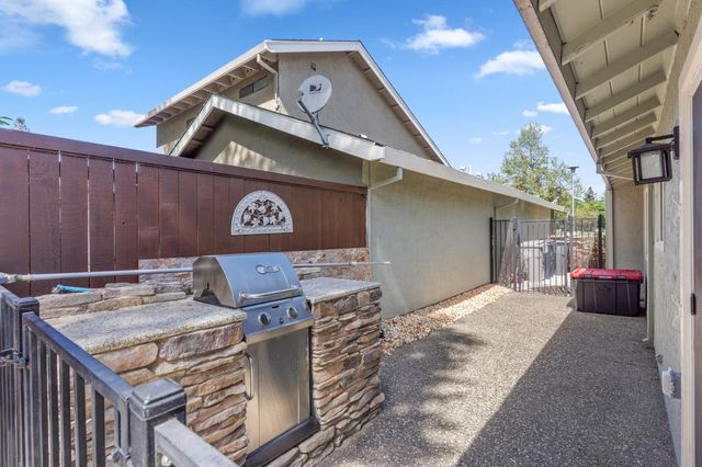 482 De Mar Dr, Sacramento, CA 95831