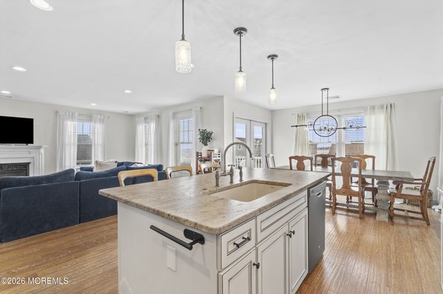 56 Beacon Drive, Waretown, NJ 08758