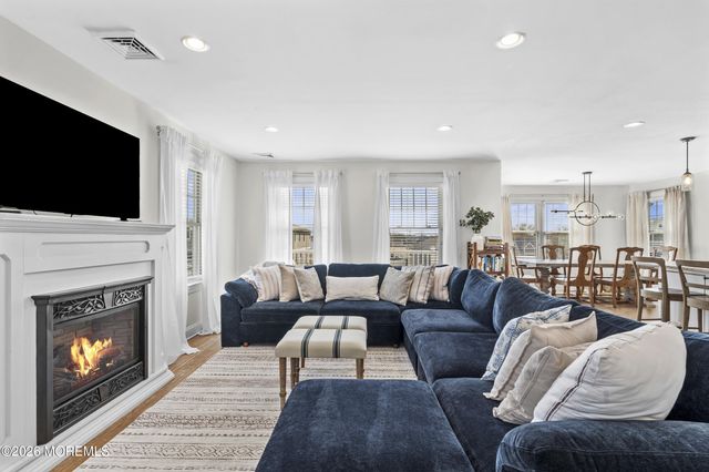 56 Beacon Drive, Waretown, NJ 08758