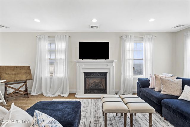 56 Beacon Drive, Waretown, NJ 08758