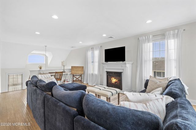 56 Beacon Drive, Waretown, NJ 08758