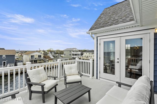 56 Beacon Drive, Waretown, NJ 08758