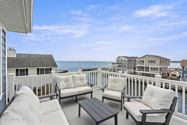 56 Beacon Drive, Waretown, NJ 08758