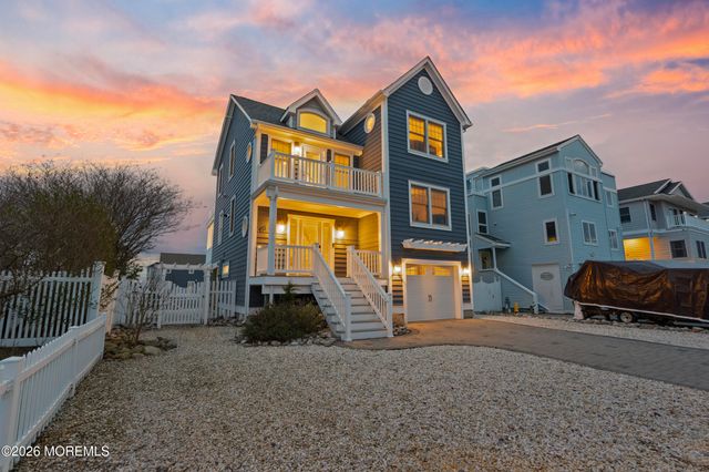 56 Beacon Drive, Waretown, NJ 08758