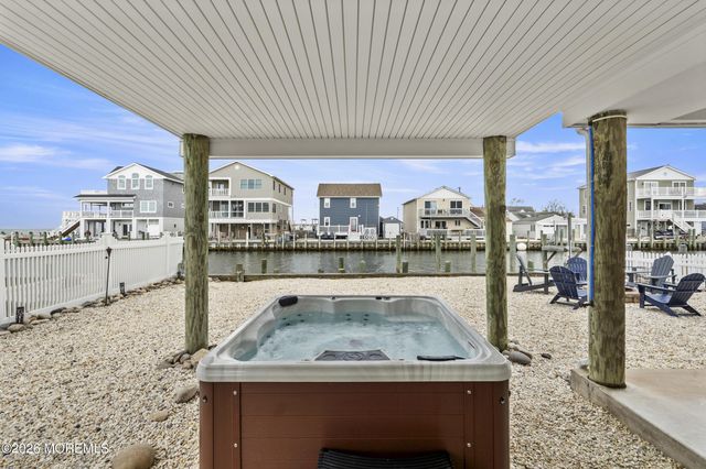 56 Beacon Drive, Waretown, NJ 08758