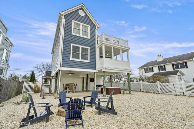 56 Beacon Drive, Waretown, NJ 08758