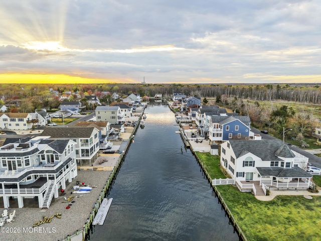 56 Beacon Drive, Waretown, NJ 08758