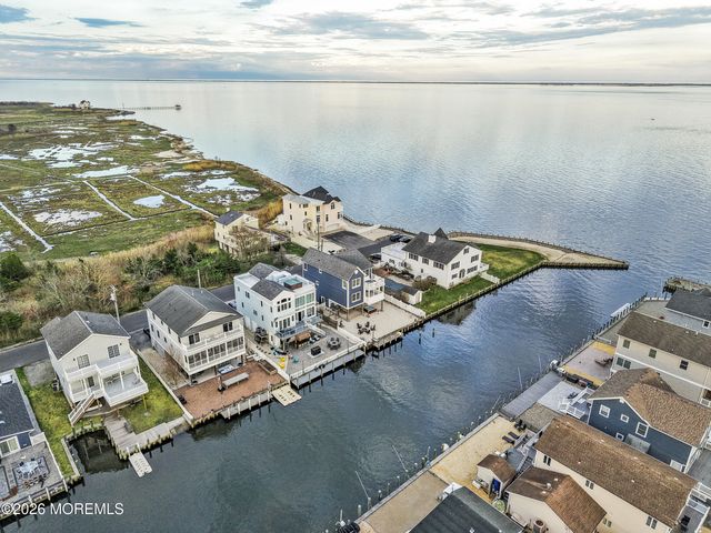 56 Beacon Drive, Waretown, NJ 08758