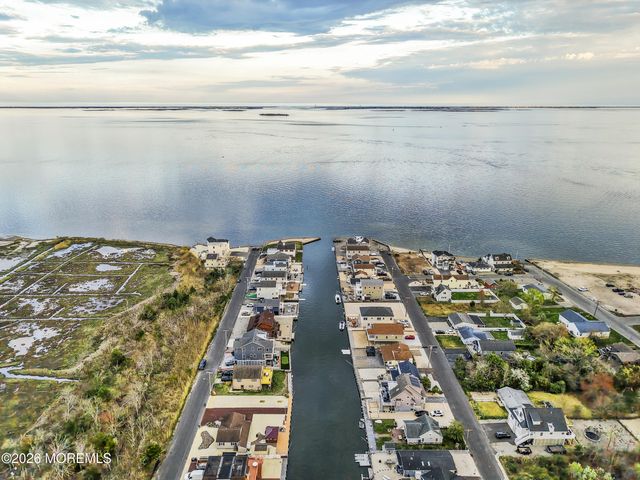 56 Beacon Drive, Waretown, NJ 08758