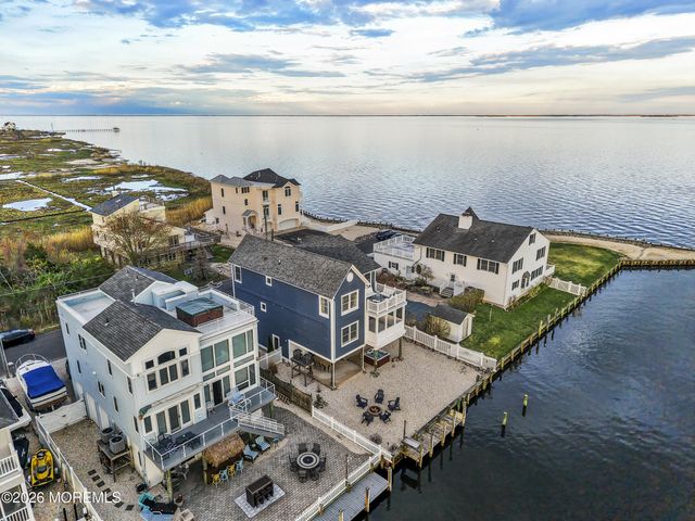 56 Beacon Drive, Waretown, NJ 08758