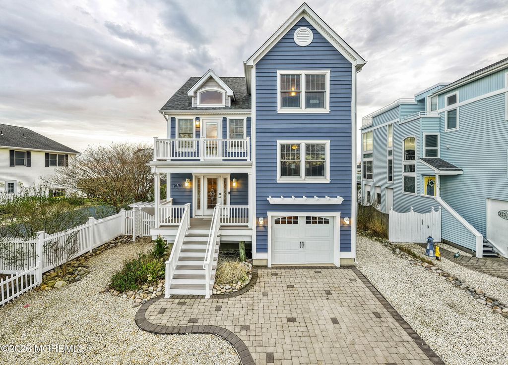 56 Beacon Drive, Waretown, NJ 08758