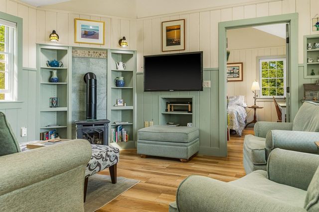 267 Durham Point Road, Durham, NH 03824
