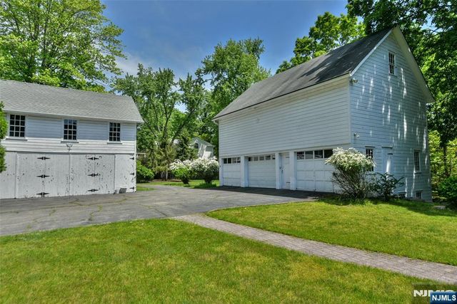 584 W Saddle River Road, Upper Saddle River, NJ 07458