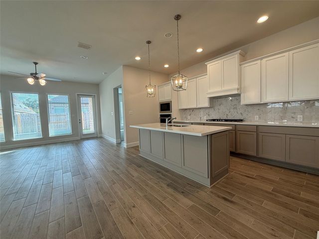 42615 Mystery Lane, Magnolia, TX 77354