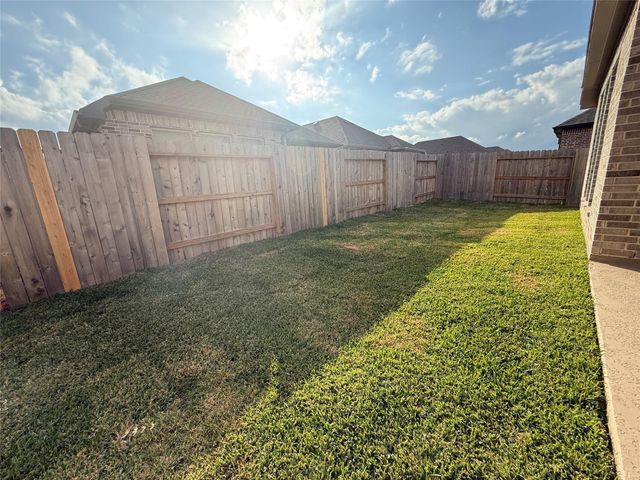 42615 Mystery Lane, Magnolia, TX 77354