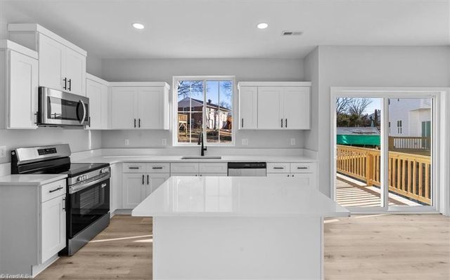 3705 Crusade Drive, Winston-salem, NC 27101