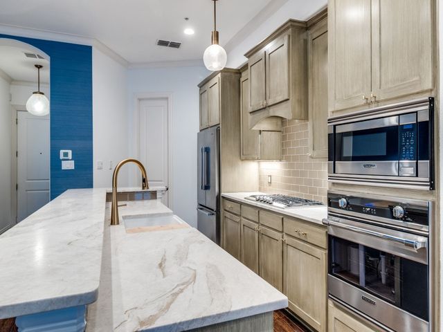 2811 Hood Street B, Dallas, TX 75219