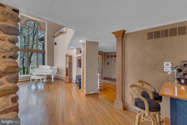 25 CREEKSIDE DR, Ivyland, PA 18974