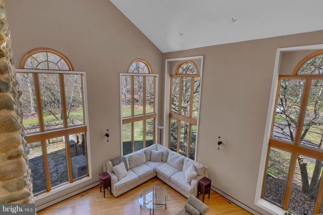 25 CREEKSIDE DR, Ivyland, PA 18974