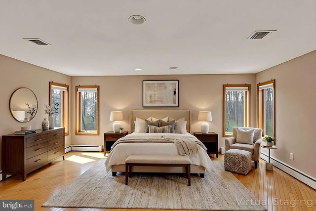 25 CREEKSIDE DR, Ivyland, PA 18974